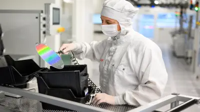 Bosch is producing samples of the first generation 2 SiC chips on 200 mm wafers in Reutlingen since June 2024 for customer trials and is currently preparing to ramp up series production of generation 2 on 200 mm in Reutlingen.