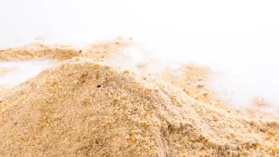 From sand to semiconductors: High-quality raw quartz sand is one of the key raw materials in the semiconductor manufacturing process.